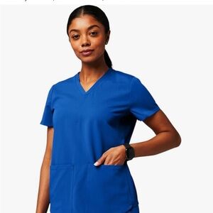 Fabletics scrub set- top & joggers. XXL